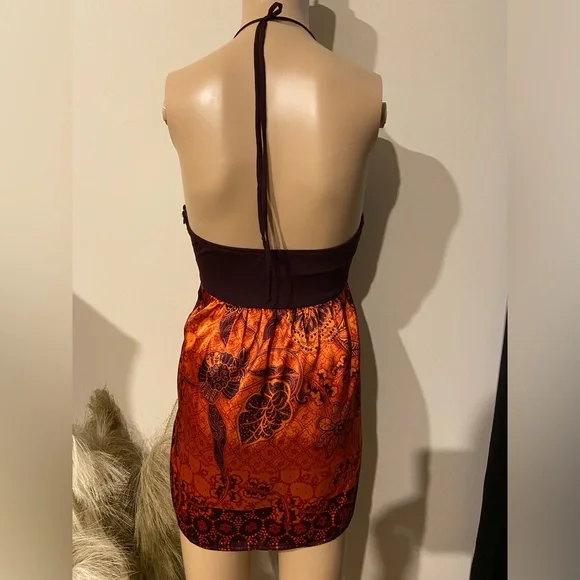 VINTAGE MANDEES Sateen printed & rich burgundy maroon Halter Top. - Picture 4 of 5